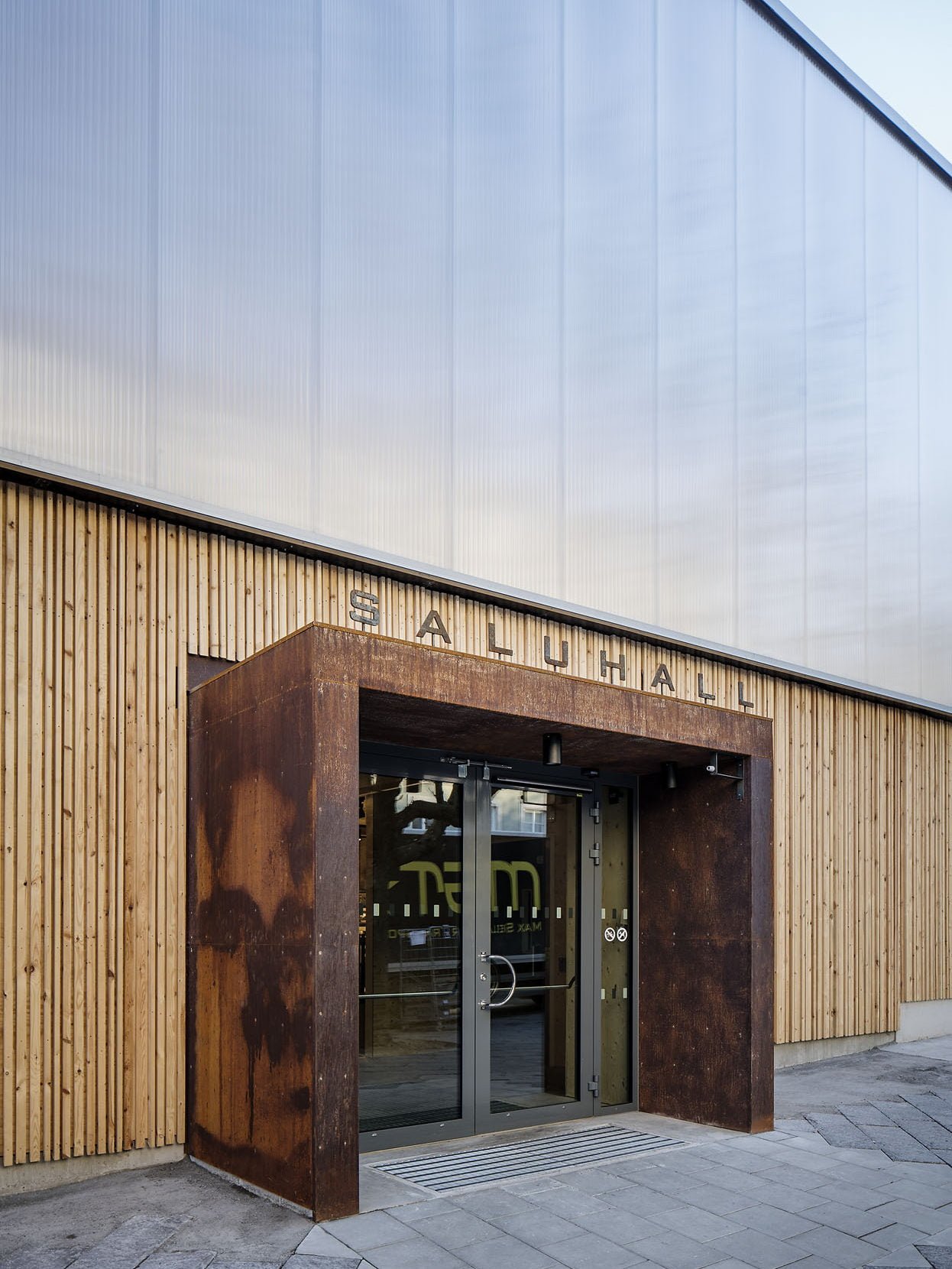 Tillfälliga Saluhallen, Stockholm 6 Östermalms saluhall ingång